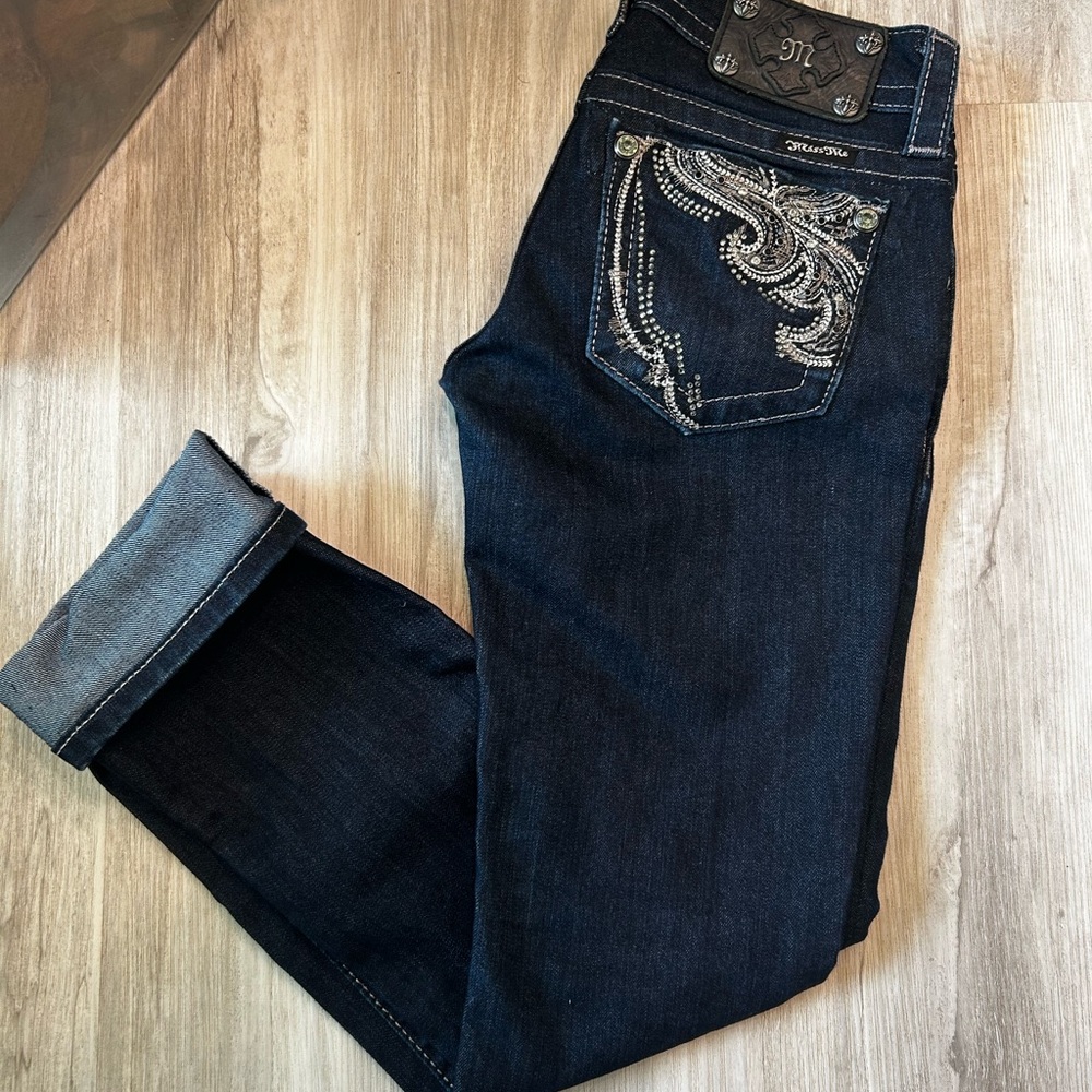 Miss Me Women's Deep Blue Cropped Jeans with Intricate Pocket Design
